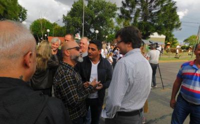 En Mor�n, una protesta uni� a los tres referentes del peronismo contra Tagliafierro