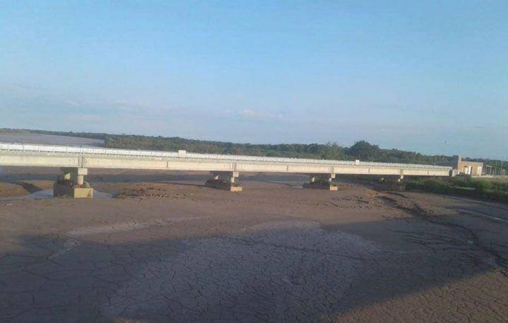 Ins�lito comportamiento del Bermejo deja sin agua a Castelli y otras poblaciones