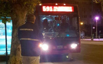 Choferes de colectivos seguir�n con medidas de fuerza hasta cobrar el aumento salarial