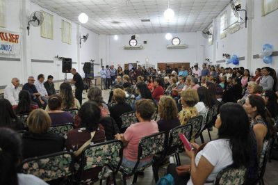 Zamora dijo que mucha gente �ya perdi� todo con las medidas insensibles del gobierno nacional�