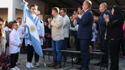 Descalzo inaugur� las clases en Ituzaing� y reivindic� la lucha docente por el salario: �es totalmente justa�