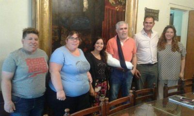 El intendente de Chaves recibi� a ganadores de los Corsos Carlos Gardella