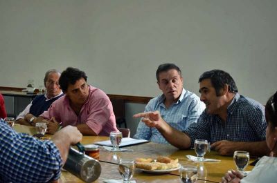 El Frente Renovador se reuni� por la Vuelta del Tren