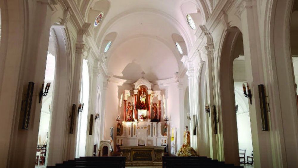 Iglesia Catedral Inscriben para tomar la Comunin y Confirmacin
