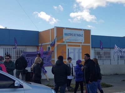 SUTEF se manifest pero Gobierno considera la paritaria cerrada