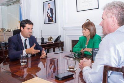 Abad y Bullrich reunidos luego del megaoperativo antidroga en la ciudad