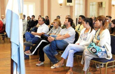 Reuni�n con profesionales para aclarar dudas