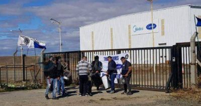Igual hay Dunga Dunga: a pesar de congelar los salarios, hay despidos de metal�rgicos en Tierra del Fuego