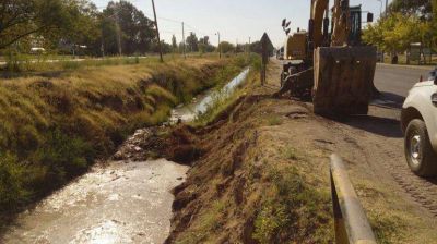 Retiran mas de 10 mil kilos de basura del canal San Mart�n