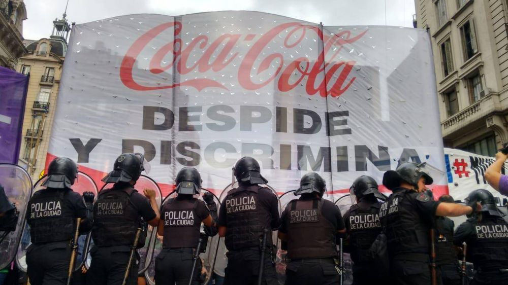Coca-Cola: fuerte denuncia en la Secretara de Trabajo