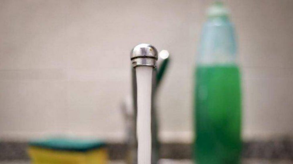 Condenan a ABSA a pagar $1.000 diarios a usuario hasta reponer servicio de agua