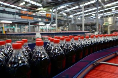 Coca Cola revel� la impresionante cantidad de pl�stico que utiliza por a�o