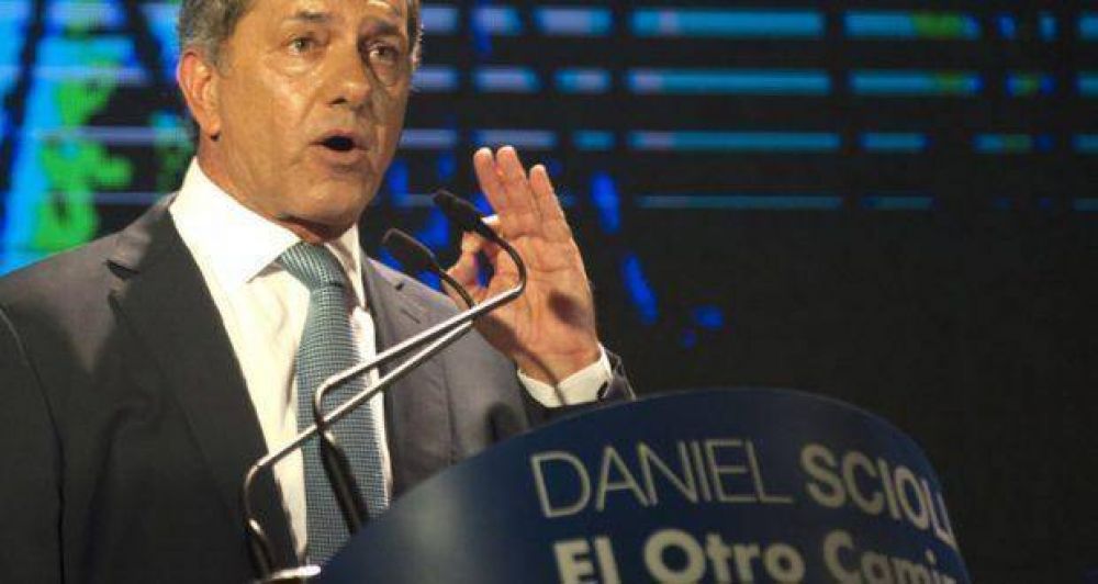 Con CFK en Cuba, Descalzo y Menndez acompaaron el lanzamiento de la precandidatura presidencia de Scioli