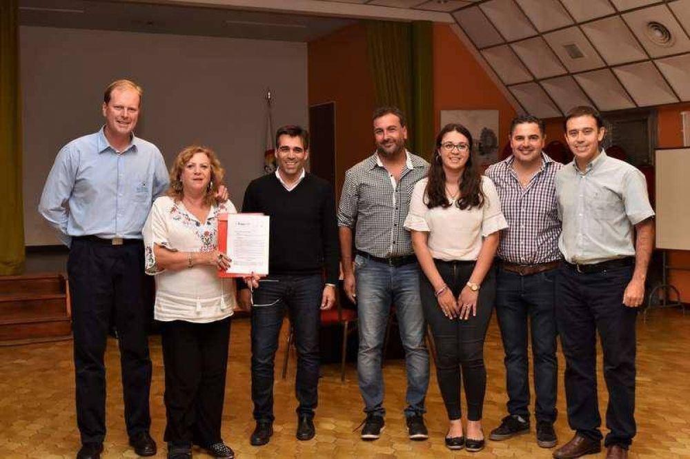 L�pez visit� instituciones de La Dulce y mencion� de forma especial a la Biblioteca P�blica 