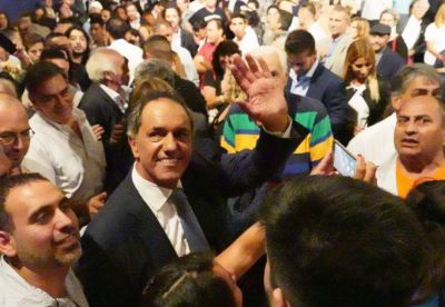 Scioli se entusiasma con ser candidato ante los rumores de un paso al costado de Cristina