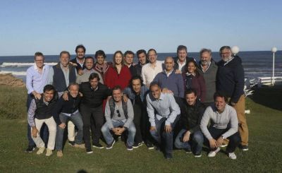 Antes de lanzarse de lleno a la campa�a, Vidal retoma los retiros espirituales junto a su Gabinete