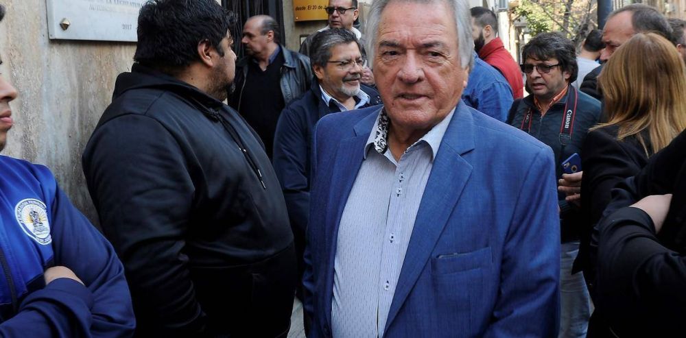 Luis Barrionuevo vuelve a ponerse el traje de candidato: buscar la gobernacin de Catamarca