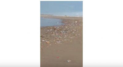La historia se repite: la playa de Constituci�n nuevamente se llen� de residuos