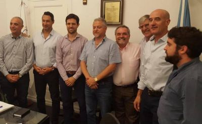 Los estacioneros se interiorizan sobre c�mo se transformar� su negocio en los pr�ximos a�os: reuni�n clave entre CECHA y AAVEA