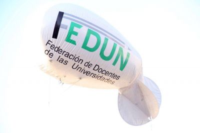 La FEDUN moviliza a educaci�n por la paritaria y contra el ajusto a la educaci�n
