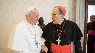 El cardenal Barbarin visita al Papa para entregar su dimisi�n