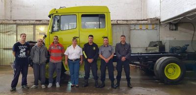 Internos restauraron autobombas de bomberos voluntarios