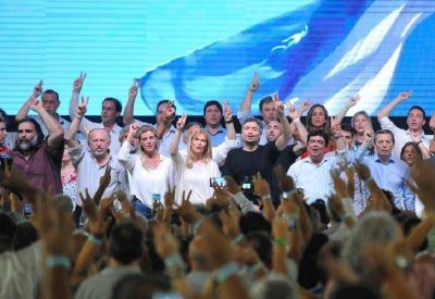 Gray no descart� una PASO entre los candidatos del PJ en la Provincia