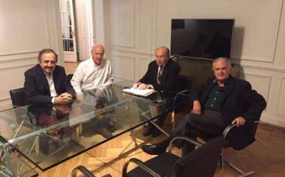 Radicales d�scolos le ofrecieron colaboraci�n a Lavagna para que defina su candidatura 