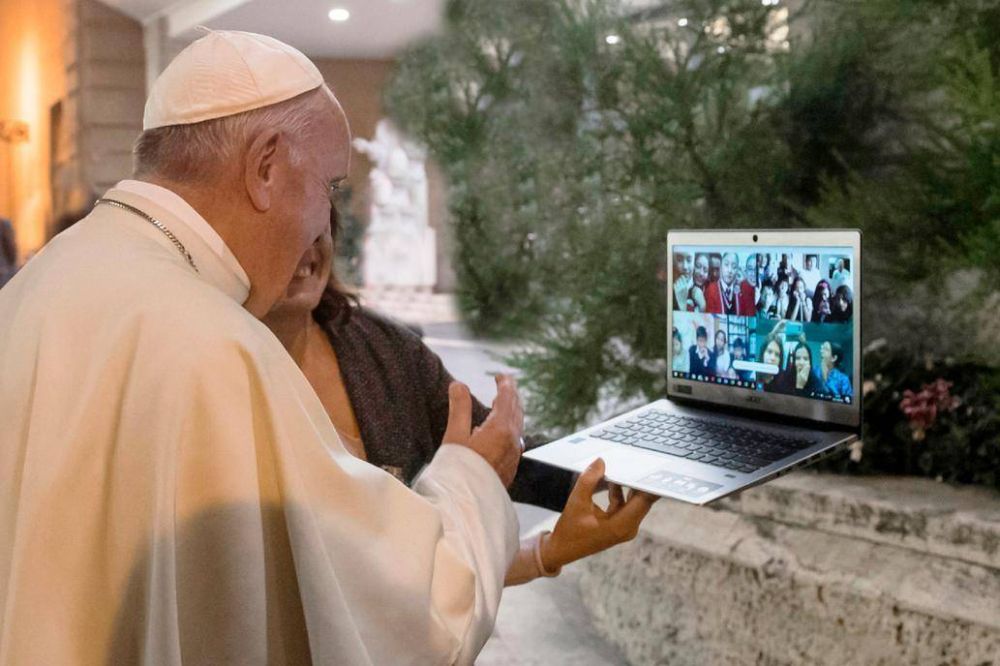 El Papa lanza un plan para que chicos aprendan a programar gratis 