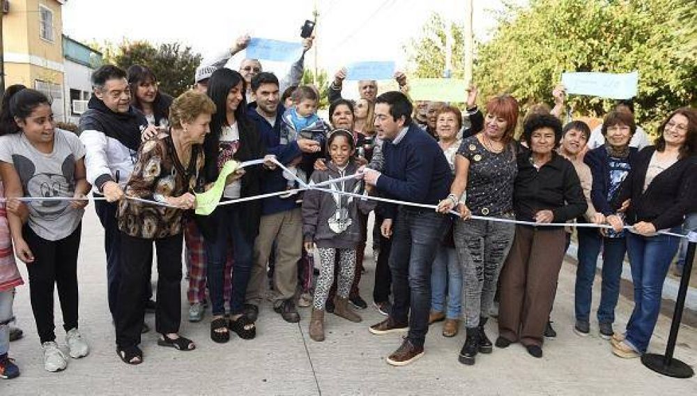 Nardini inaugur nuevo pavimento en Villa de Mayo