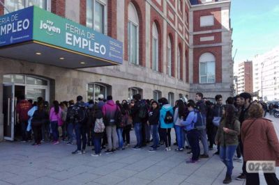 La verdadera cifra que asusta: 107 mil marplatenses buscan trabajo porque no lo tienen o necesitan m�s ingresos