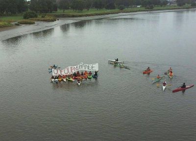 Kayakistas remaron por un r�o Quequ�n libre de contaminaci�n