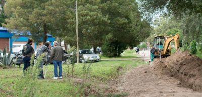 Nuevo hospital: comenzaron el zanjeo para cloacas y la nivelaci�n el terreno para las bases de hormig�n