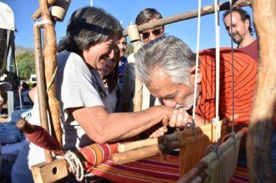 El gobernador comparti� la tarde con los productores y familias que participaron de la Feria en Merlo