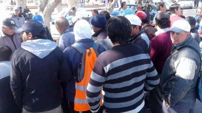 Municipales le reclaman a Gil $1,7 M por deuda y una promesa pendiente