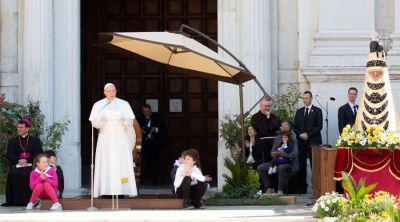 El Papa firma en Loreto la Exhortaci�n Apost�lica del S�nodo sobre los j�venes
