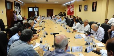 El Gobierno le hace un gui�o a la CGT y atiende un viejo reclamo de las obras sociales