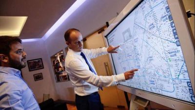 Papel�n de Insaurralde: Le quiso poner su nombre a un predio y tuvo que dar marcha atr�s