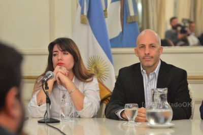 Les lleg� una boleta de 190 mil pesos y Edenor le cort� el servicio: Piden ayuda al intendente Ducot�