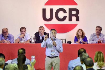 La c�pula de la UCR pide cambios para seguir en Cambiemos