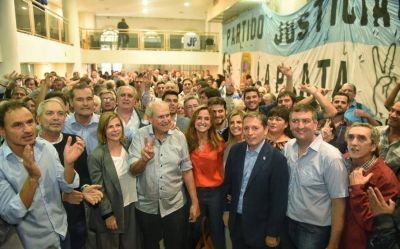 El �truco� de Florencia Saintout para mostrarse como la mejor candidata del peronismo 