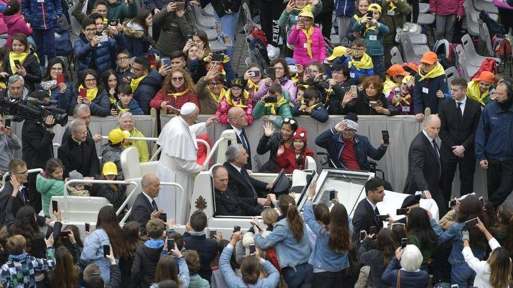 Catequesis del Papa: �Servir a la esperanza, es tender puentes entre civilizaciones�