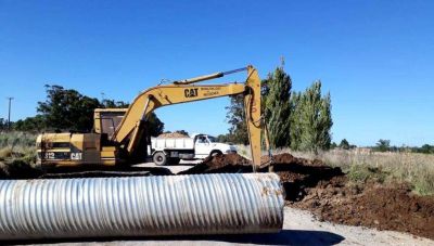 Trabajos del Ente Rural en el interior para mejorar la canalizaci�n del agua