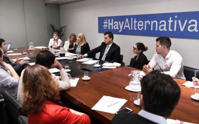 Massa encabez� un encuentro como �parte del compromiso con la transparencia del Estado� 