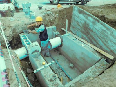 El Gobierno comenz� la obra de desag�es pluviales en Arizona
