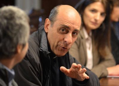 El Arzobispo Tucho Fern�ndez toma vuelo en la agenda pol�tica regional