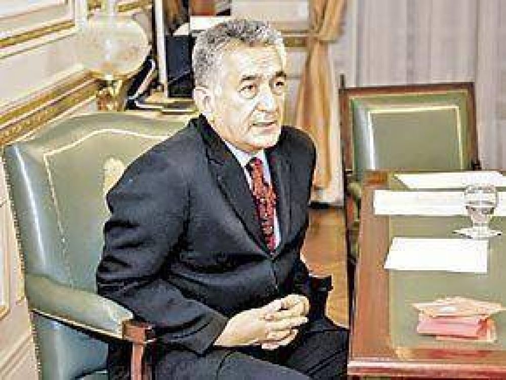 "Quiero una interna sin Kirchner, Scioli y Moyano, que usurparon el PJ"