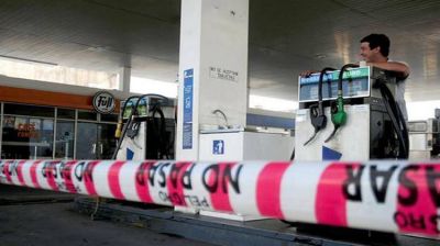 El sindicato amenaza con un paro nacional si avanza el �Delivery de nafta�