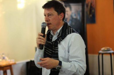Intendente Bevilacqua reuni� a vecinalismos de la regi�n en Villarino