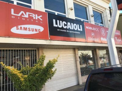Lucaioli Necochea cerr� sus puertas y dej� a sus empleados sin trabajo